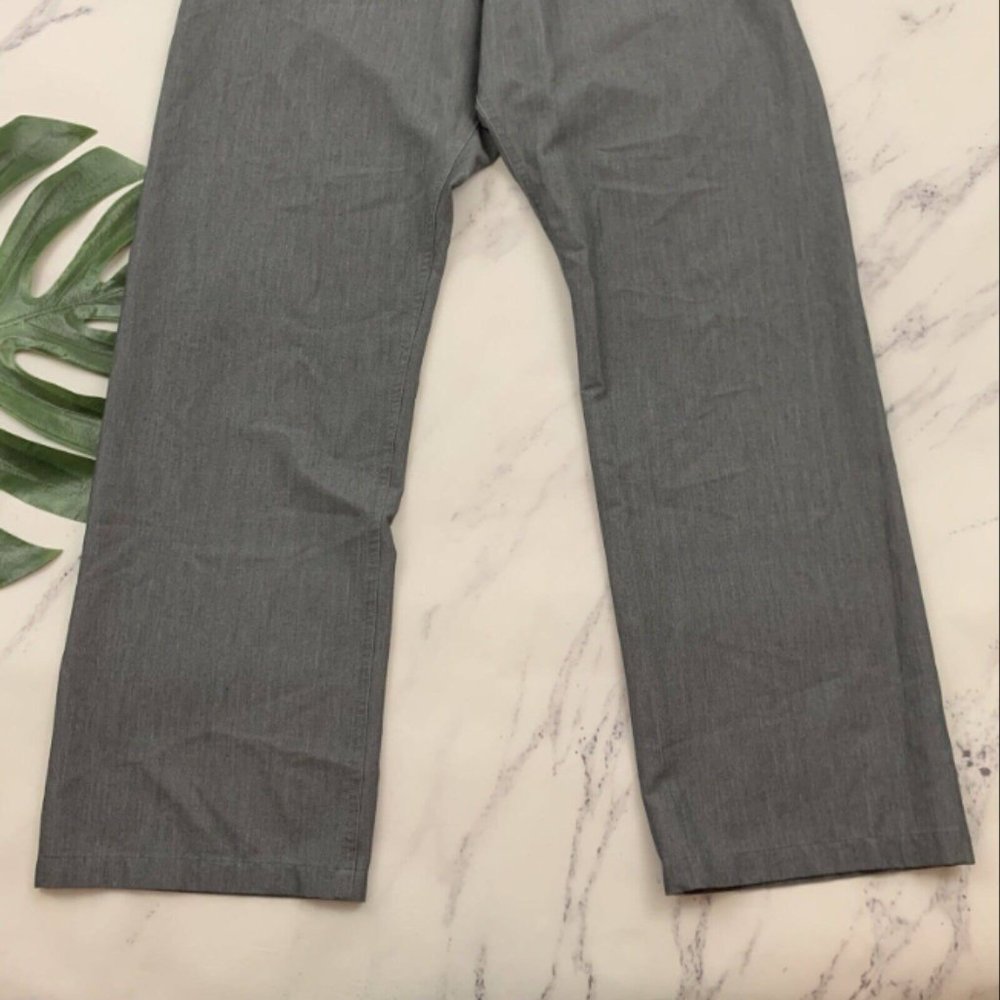 Figs Womens Livingston Basic Scrub Pants Size L Gray Straight Leg T21003 - Picture 3 of 3
